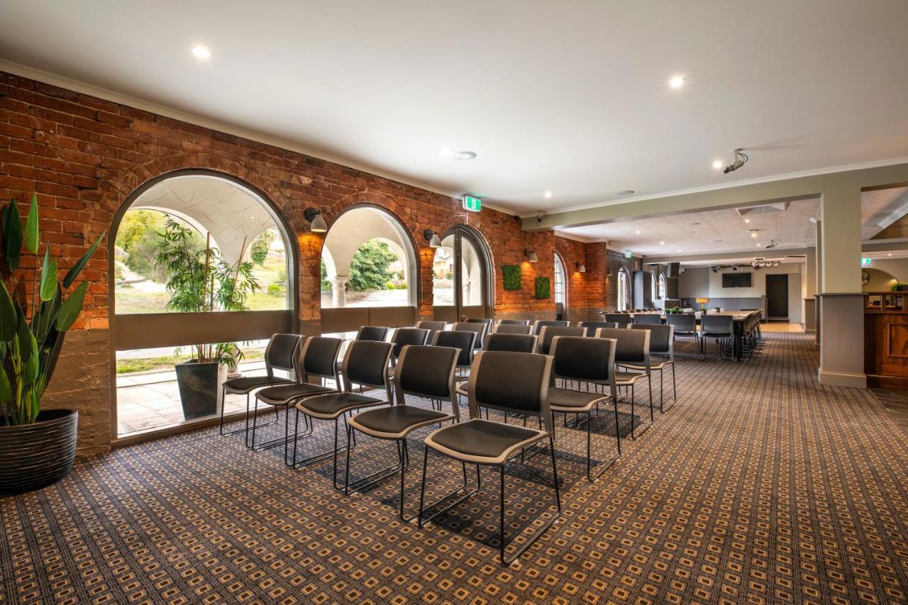 Nightcap At Ferntree Gully Hotel Motel Exterior photo