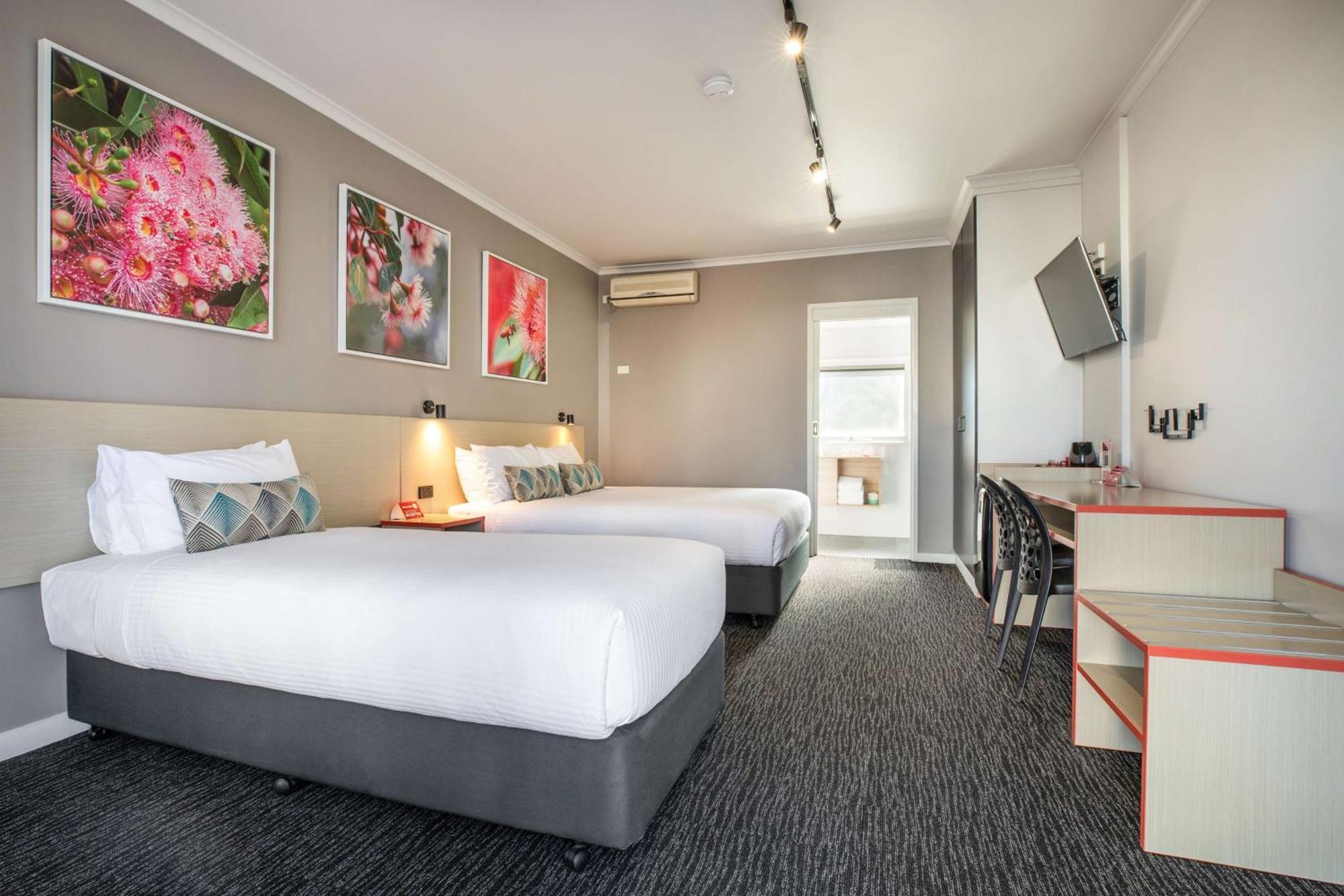 Nightcap At Ferntree Gully Hotel Motel Exterior photo
